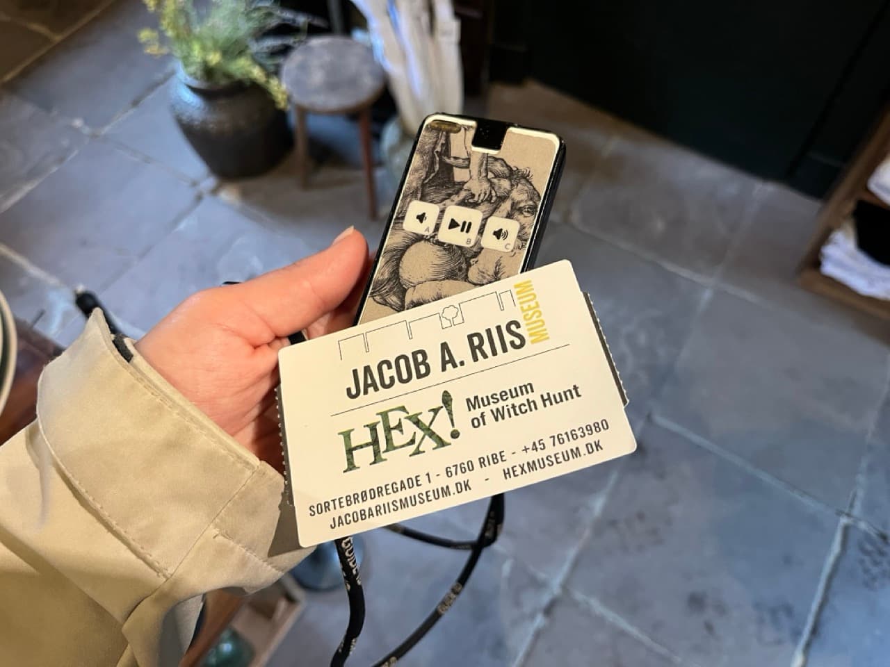 Historische Karten und Dokumente im Hexenmuseum von Ribe zur Geschichte der Hexenverfolgungen