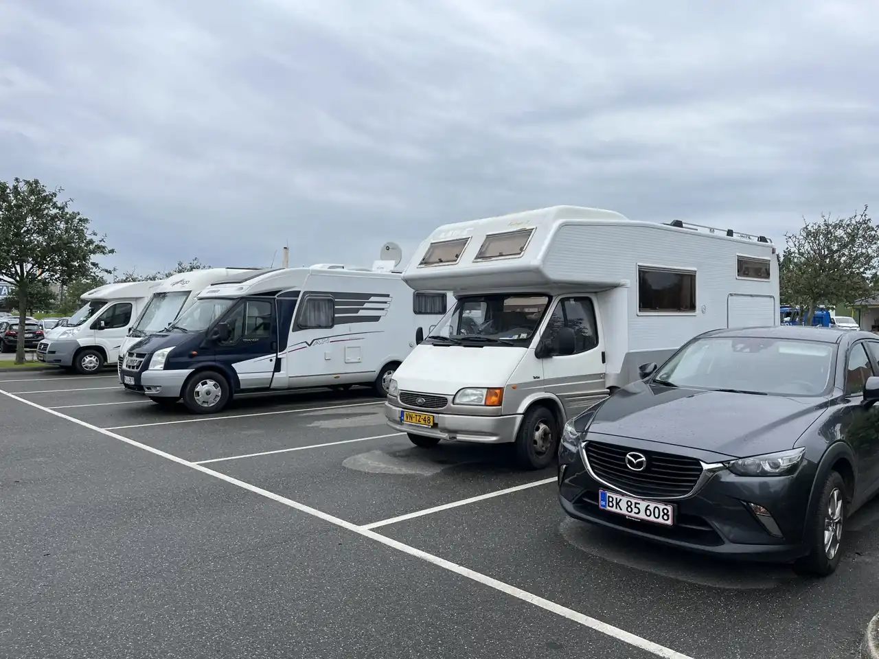 Unser Wohnmobil-Stellplatz am Rande von Ribe – ruhig und nur wenige Gehminuten von der Altstadt entfernt