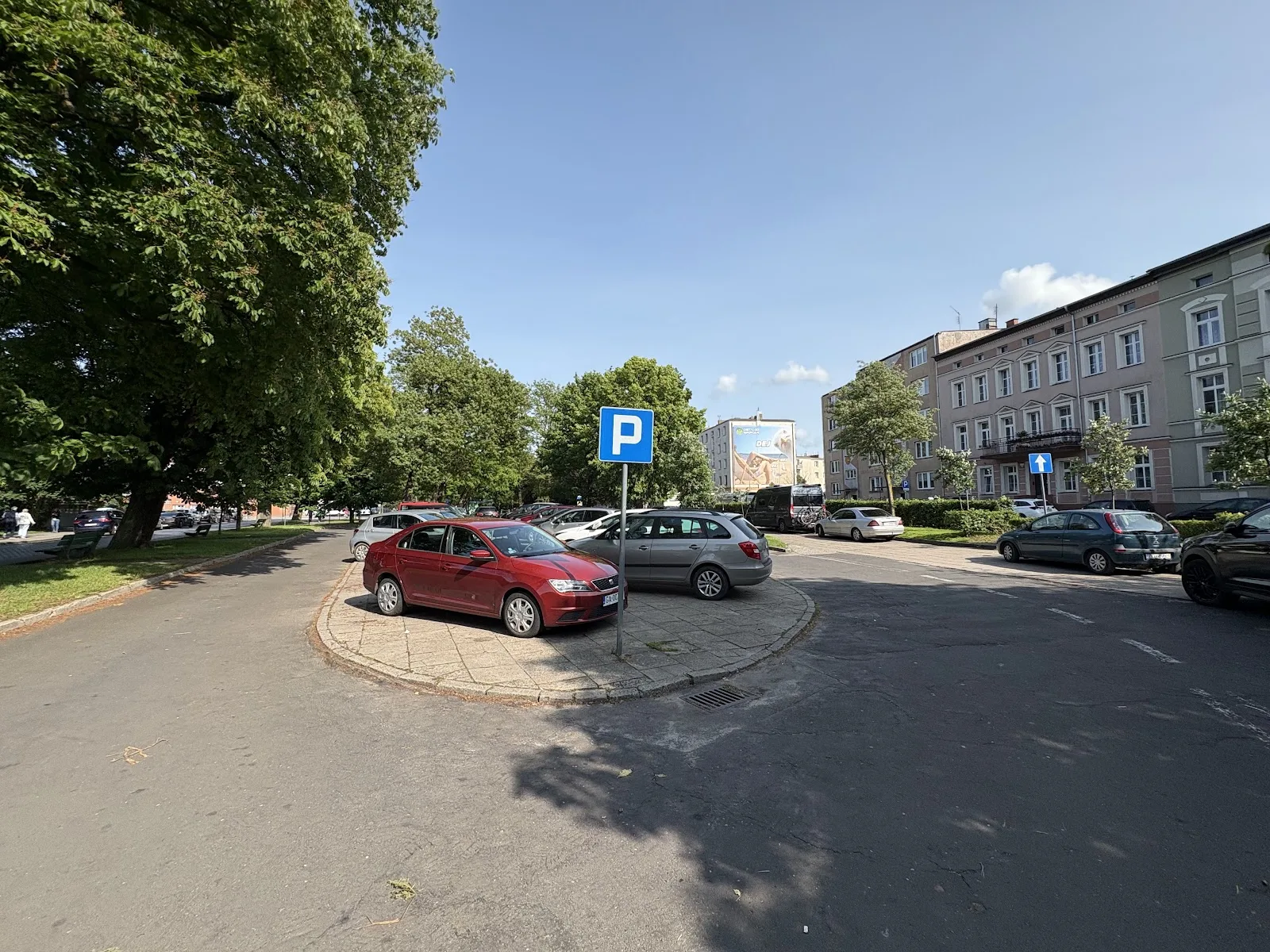 Kostenloser Parkplatz in Kolberg – tagsüber auch von Wohnmobilen genutzt