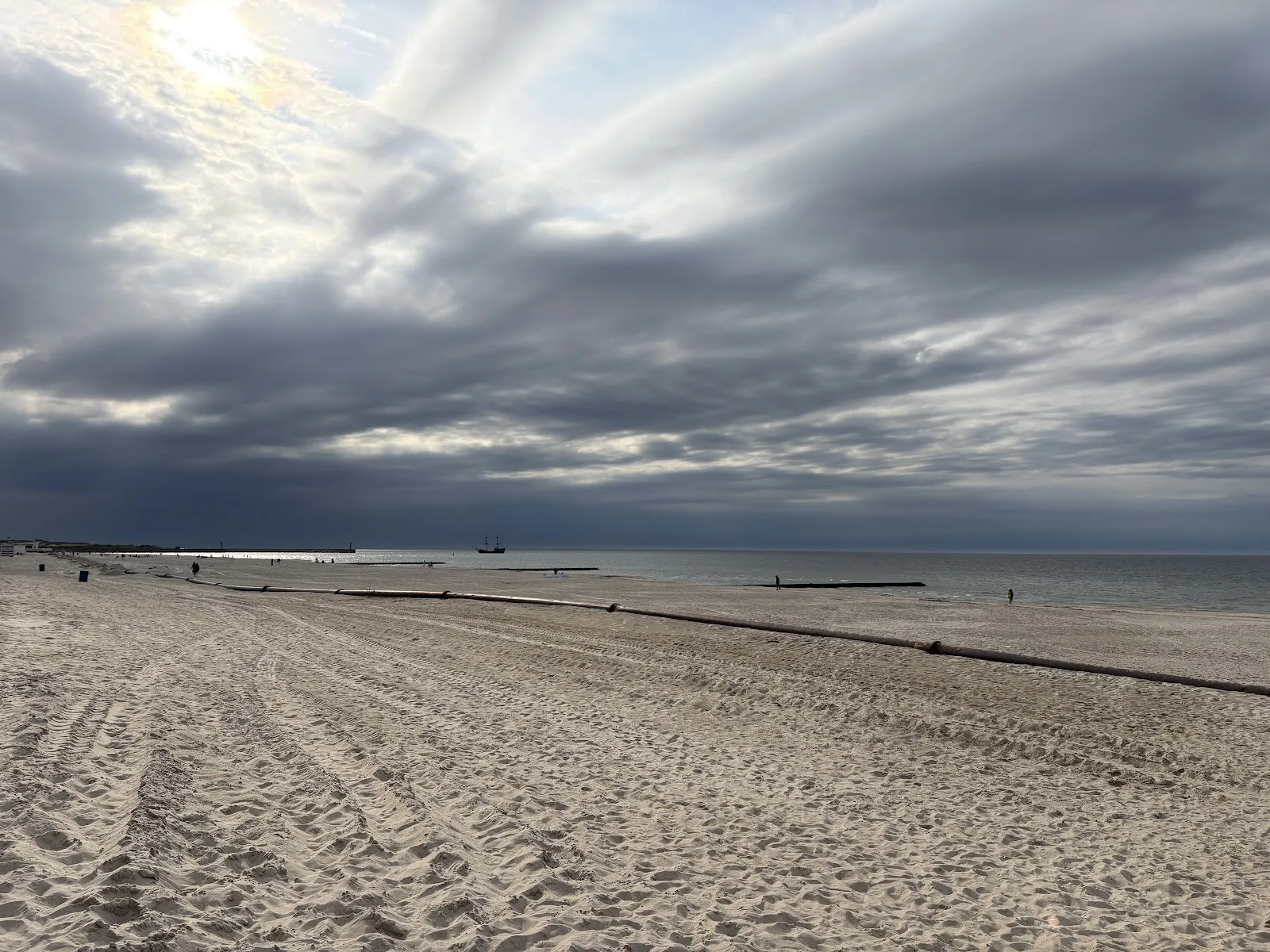 Łeba Polen Ostsee Strand mit feinem hellem Sand