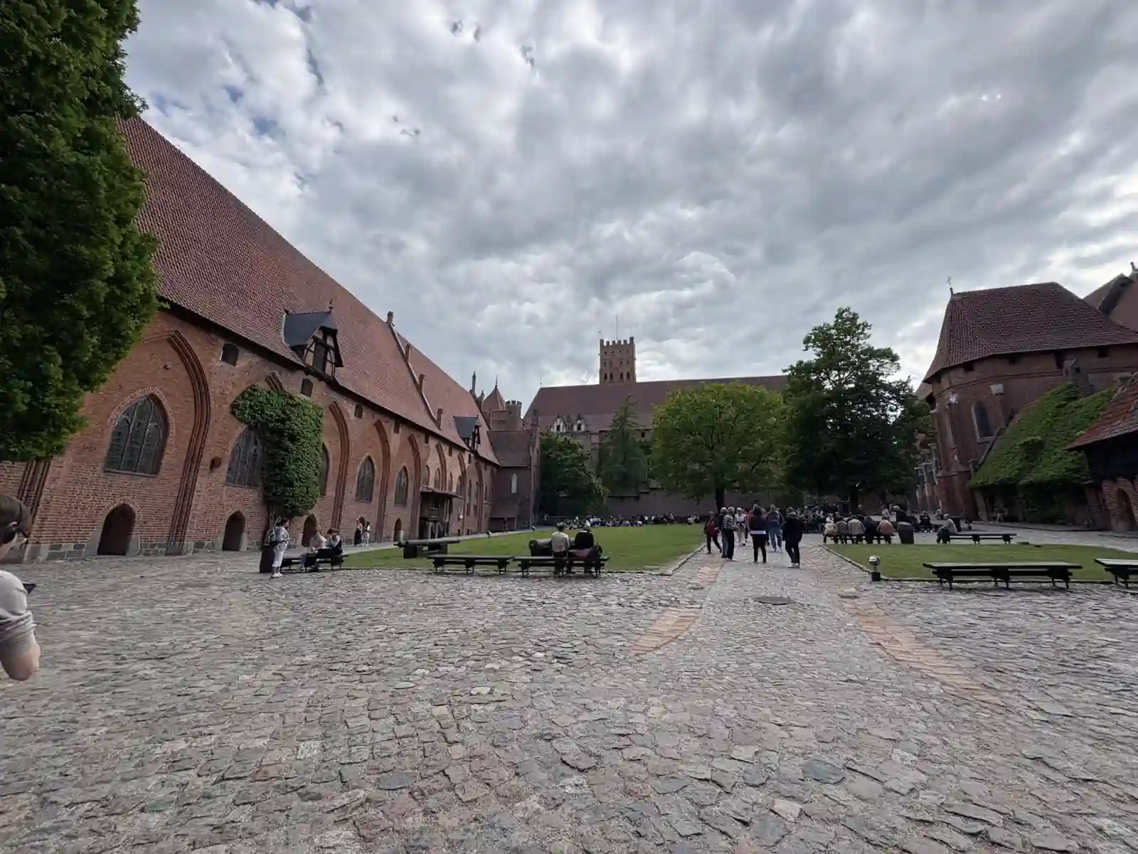 Innenhof zwischen Mittelschloss und Hochschloss der Marienburg
