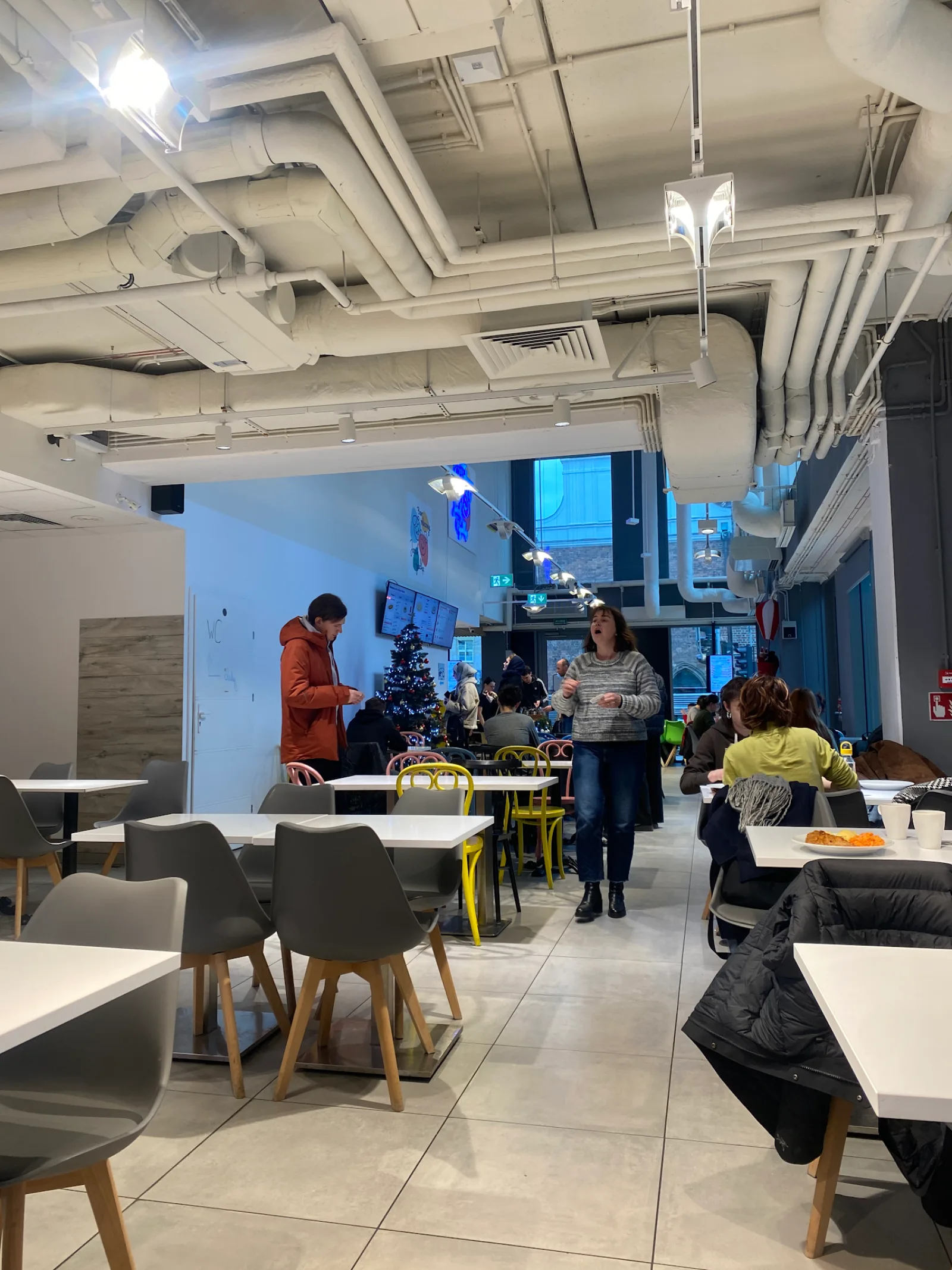 Foodcourt im Einkaufszentrum Wroclavia Breslau