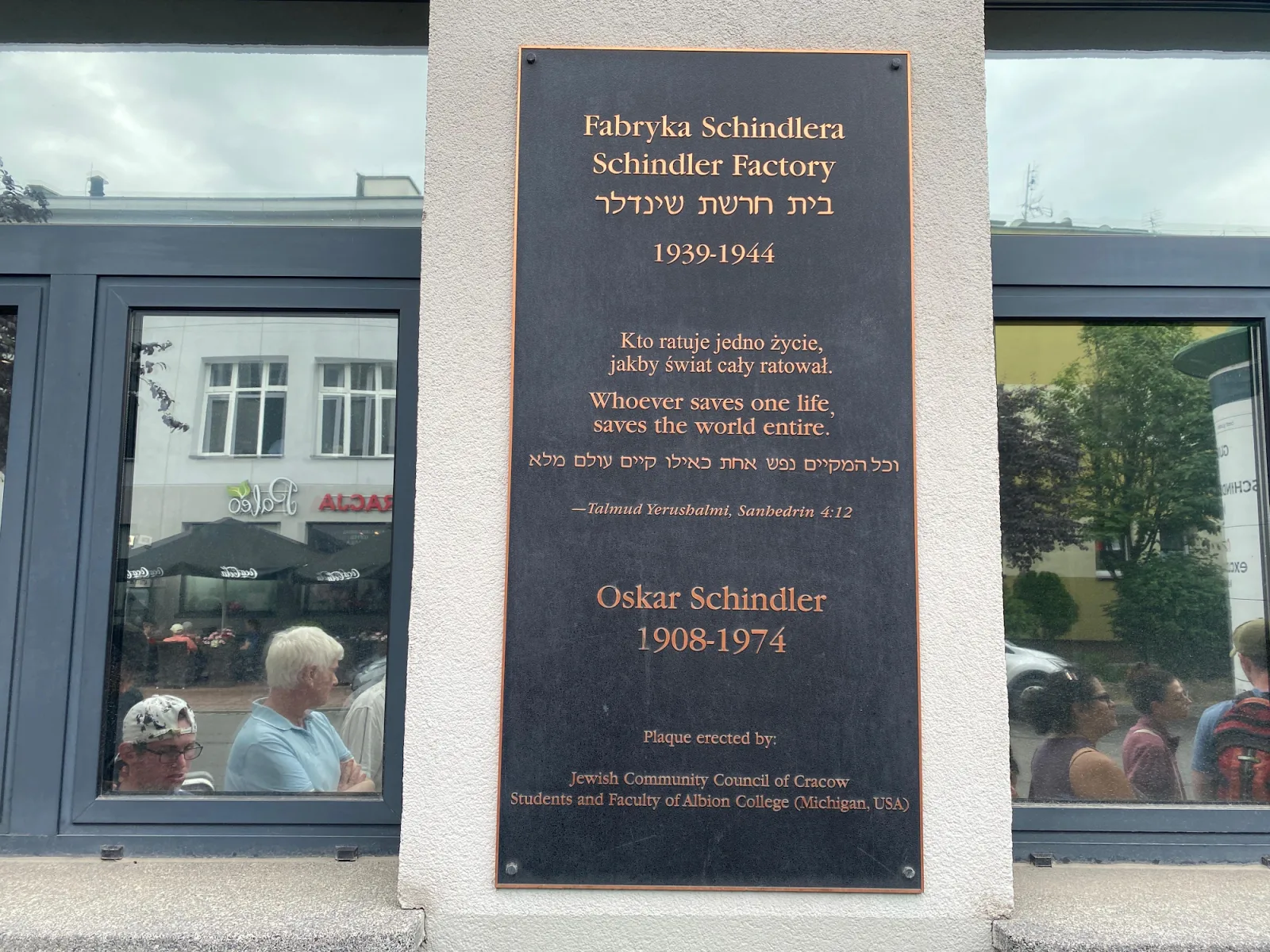 Gedenktafel an der ehemaligen Schindler-Fabrik in Krakau-Podgórze