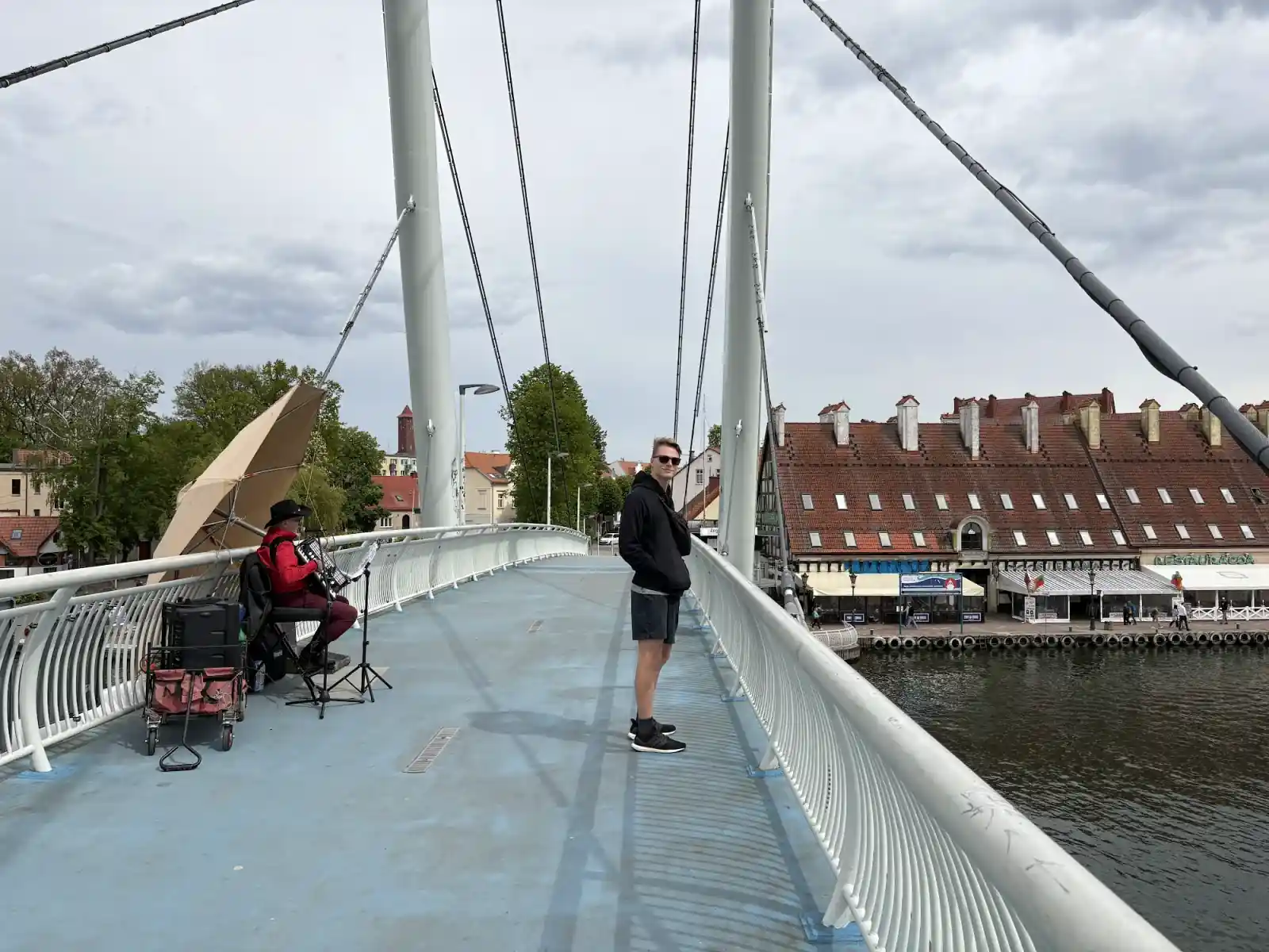 Mikołajki Hängebrücke Hafen Segelboote Masuren Wohnmobil