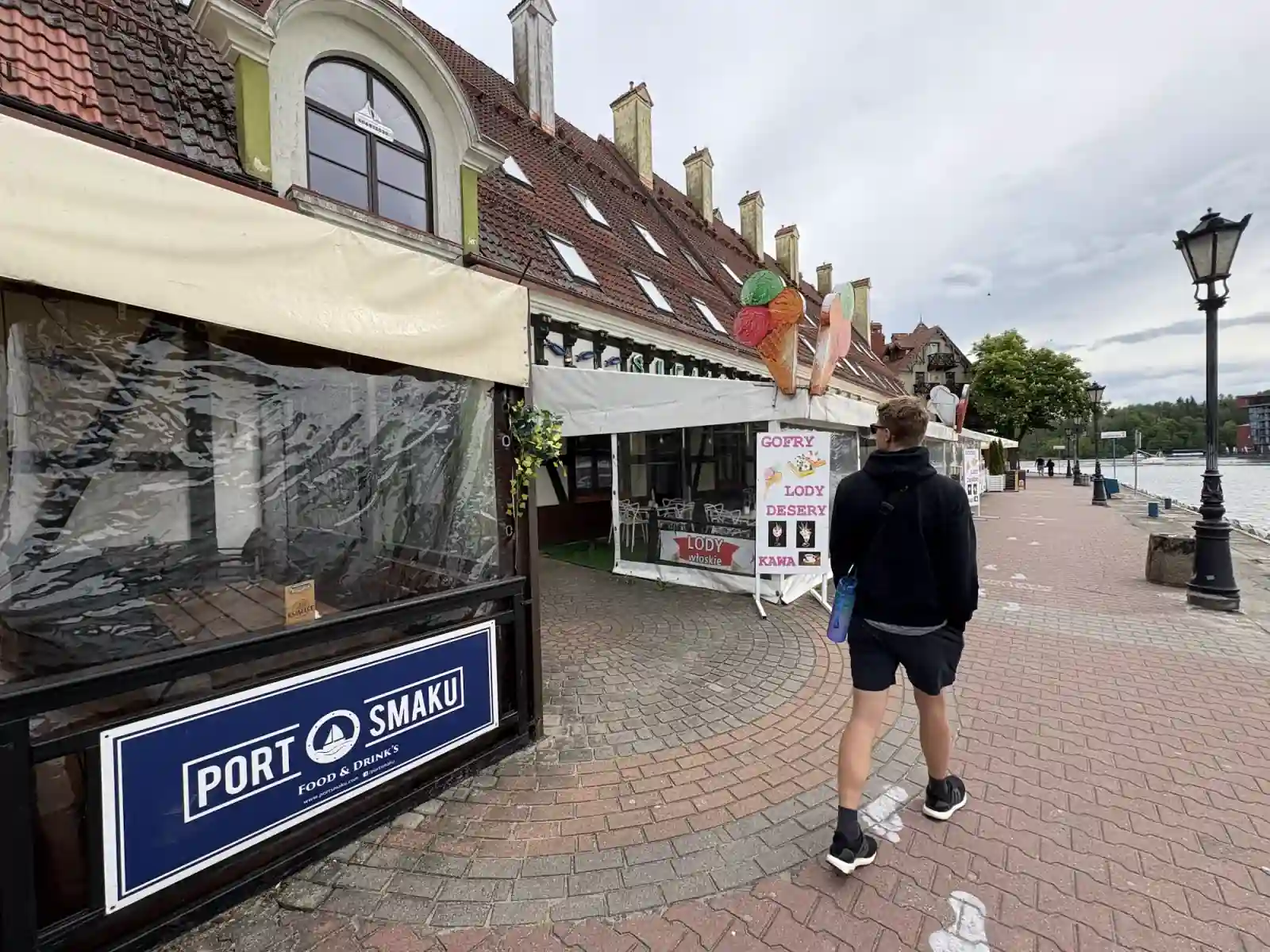 Mikołajki Hafenpromenade Masurische Seenplatte Polen Wohnmobil