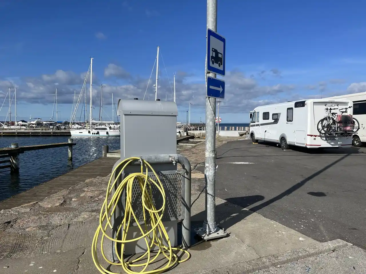 Wohnmobil an einer Ver- und Entsorgungsstation in Skagen